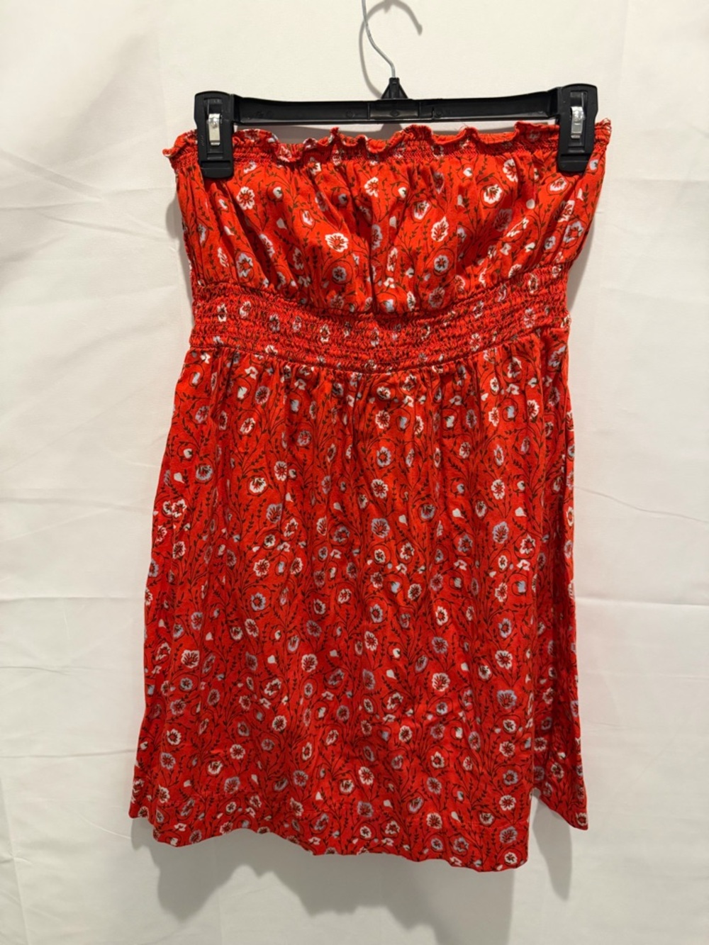 Y2K Free People Petunia Mini Dress in a red floral print. Size 8.dainty,boho